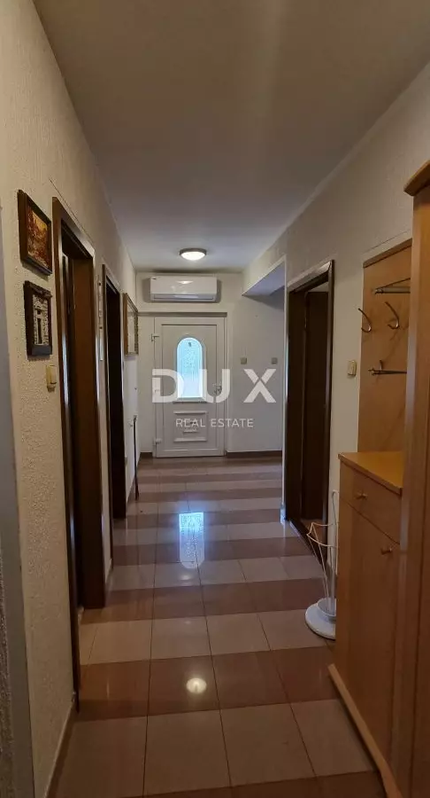 3-bedroom Apartment In Novi Vinodolski, Croatia (120 M²)