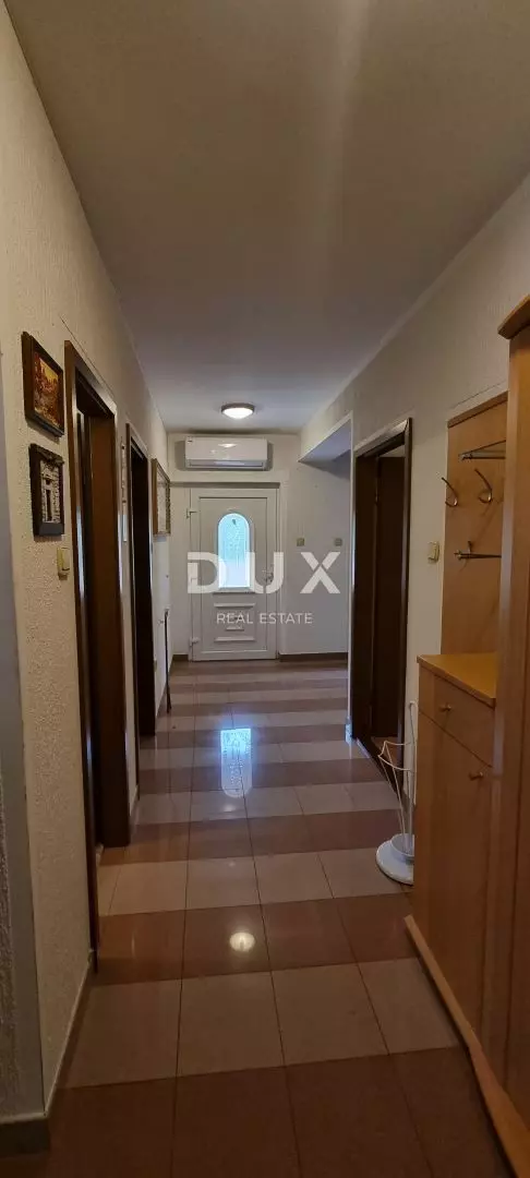 3-bedroom Apartment In Novi Vinodolski, Croatia (120 M²)