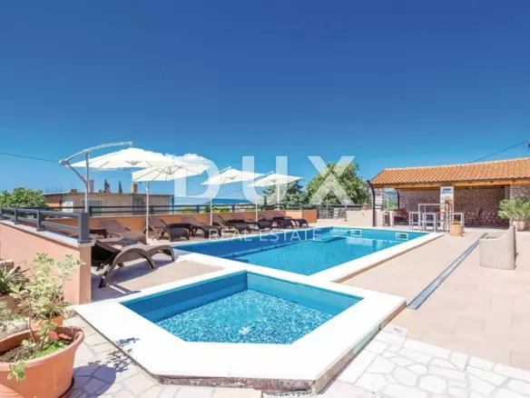 3-bedroom Apartment In Novi Vinodolski, Croatia (120 M²)