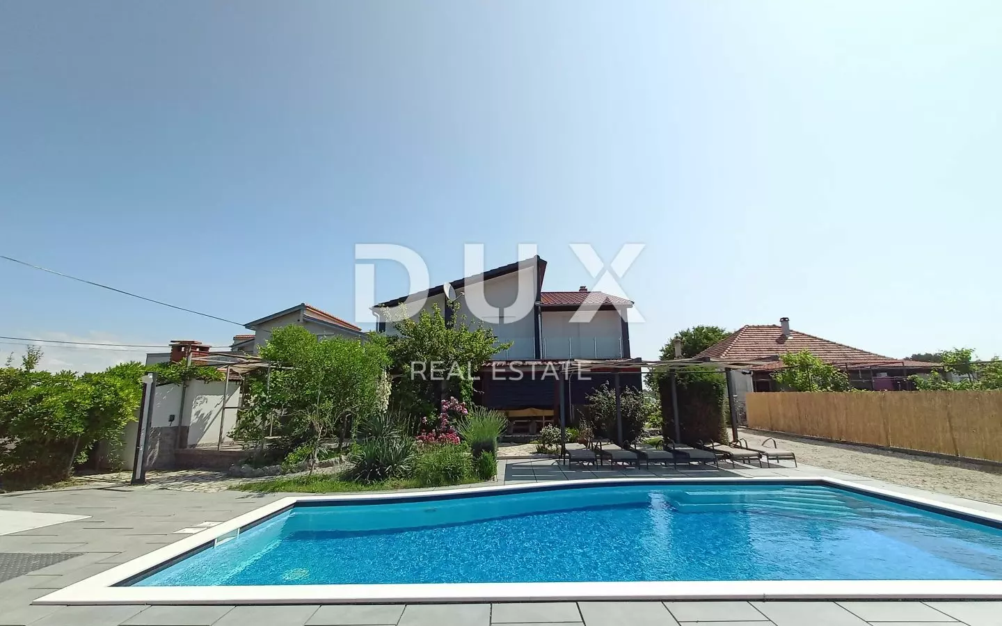 3-bedroom Villa In Debeljak, Croatia (239,46 M²)