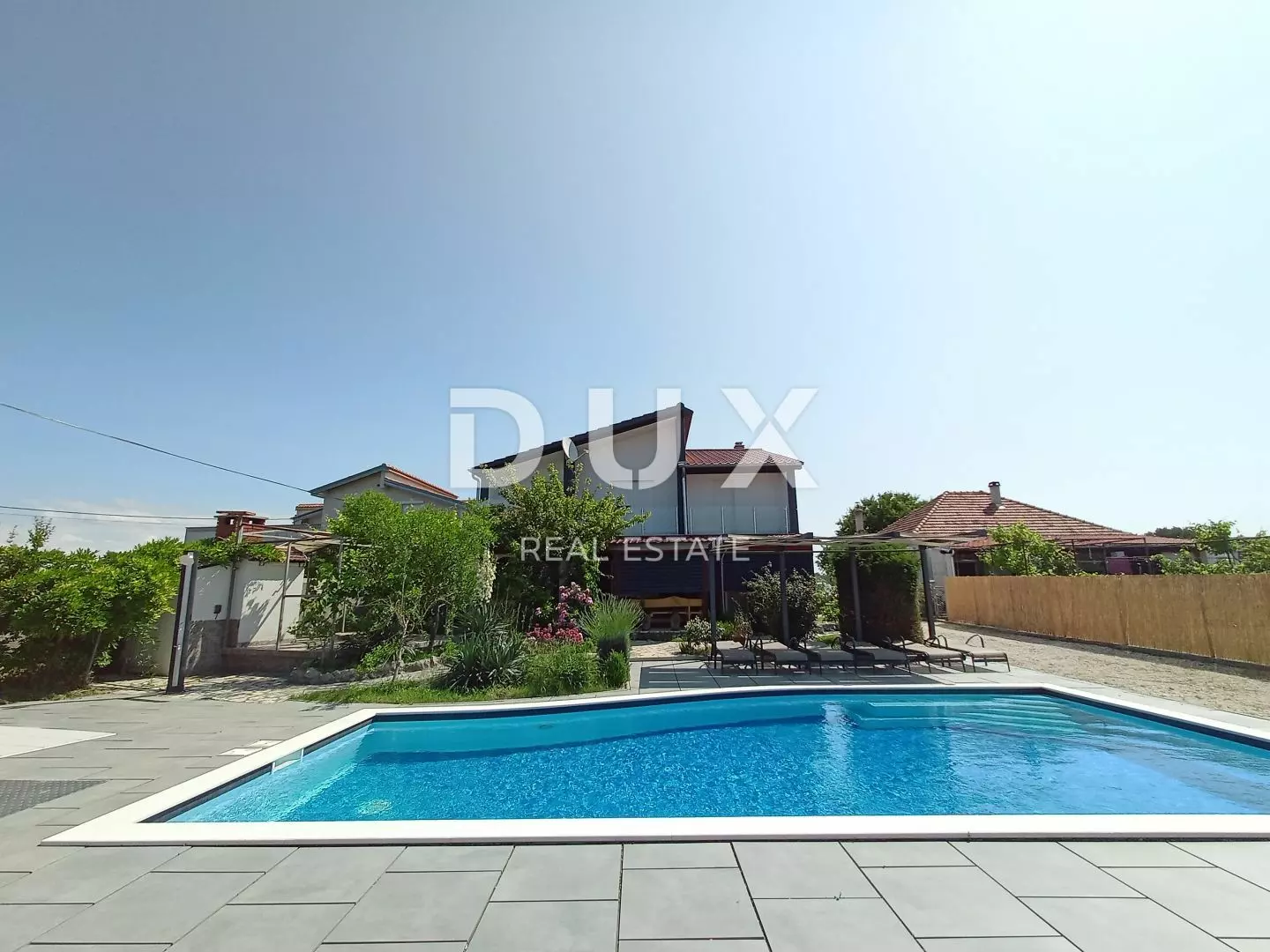 3-bedroom Villa In Debeljak, Croatia (239,46 M²)