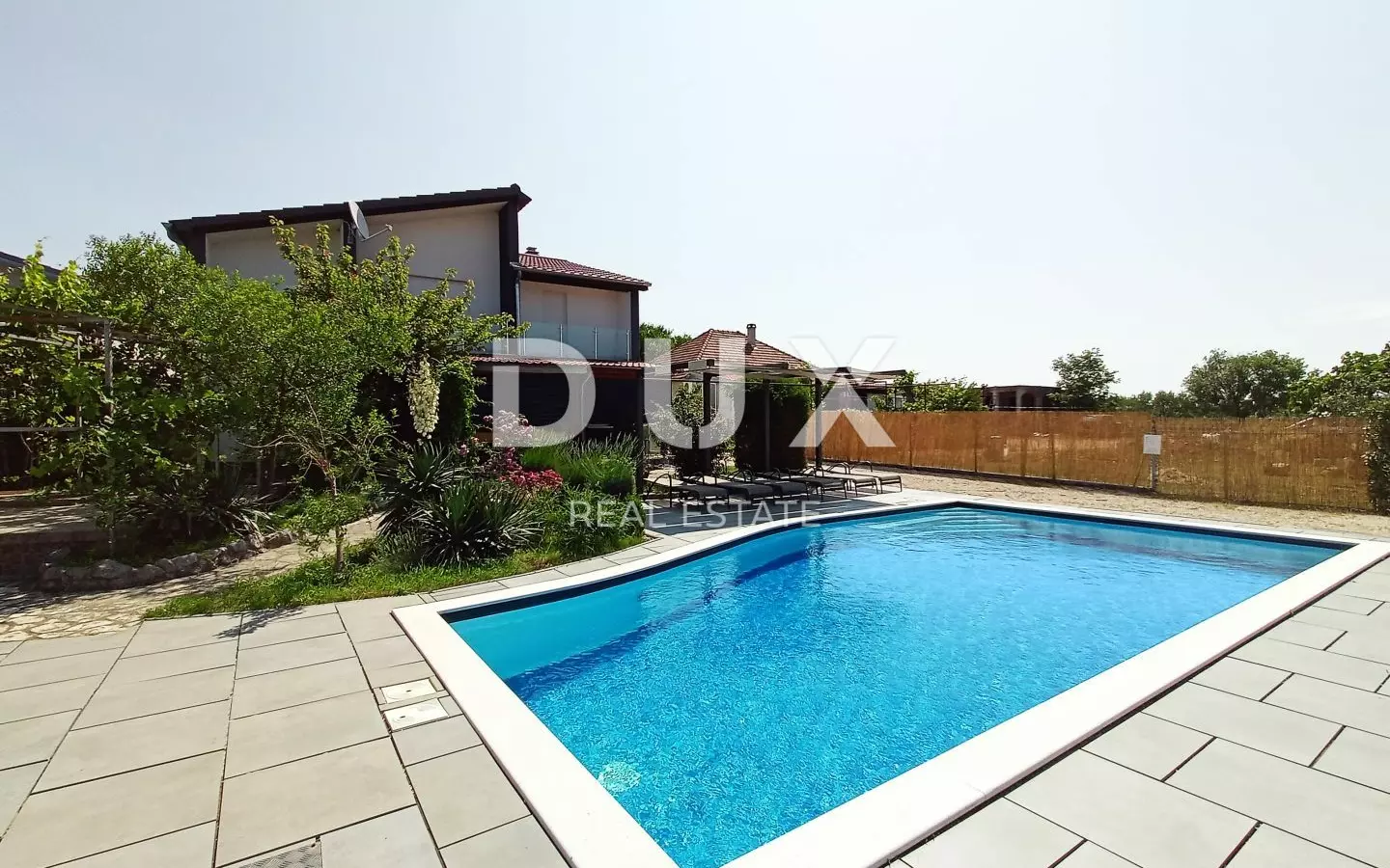 3-bedroom Villa In Debeljak, Croatia (239,46 M²)
