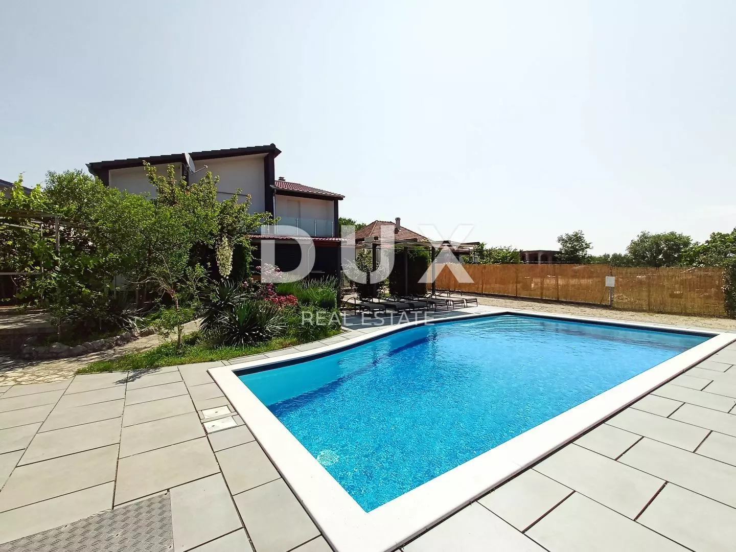 3-bedroom Villa In Debeljak, Croatia (239,46 M²)