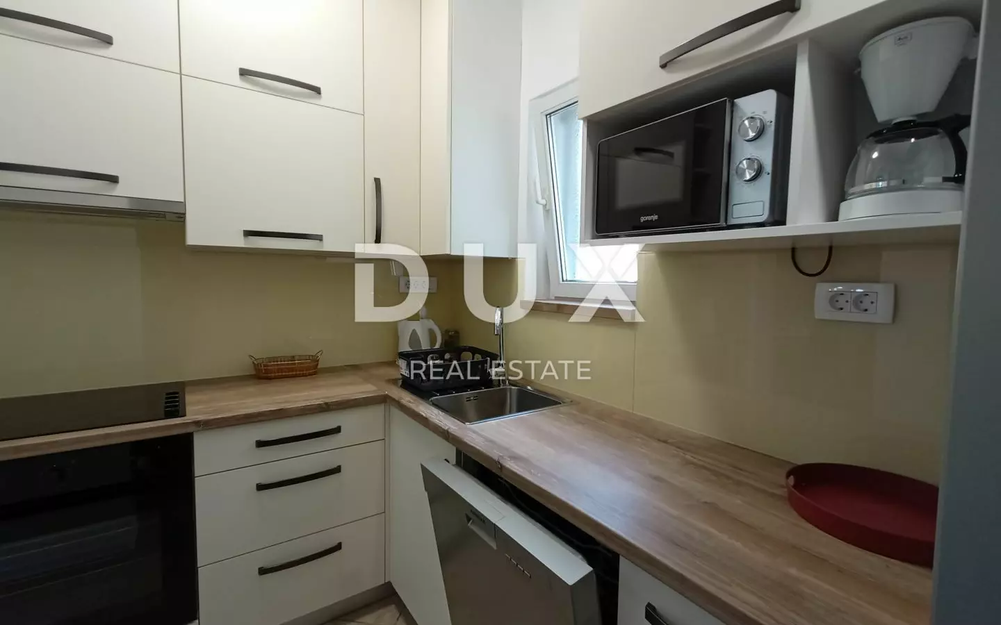 3-bedroom Villa In Debeljak, Croatia (239,46 M²)