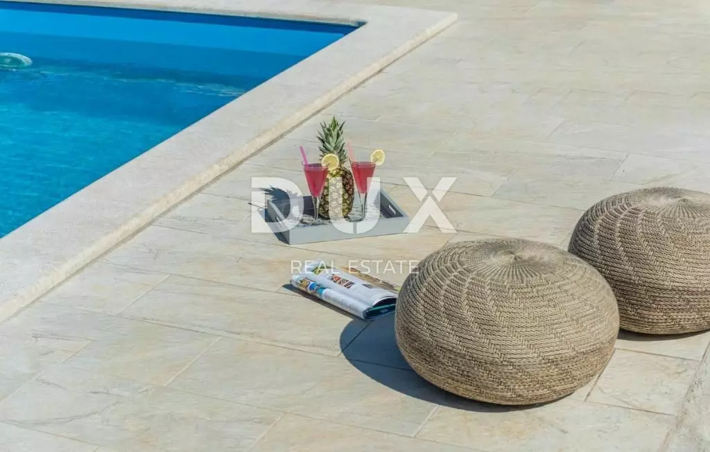 3-bedroom Villa In Sveti Lovreč, Croatia (142 M²)