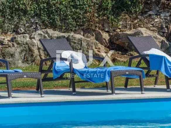 3-bedroom Villa In Sveti Lovreč, Croatia (142 M²)