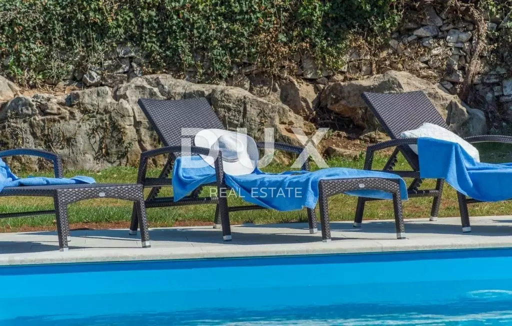 3-bedroom Villa In Sveti Lovreč, Croatia (142 M²)