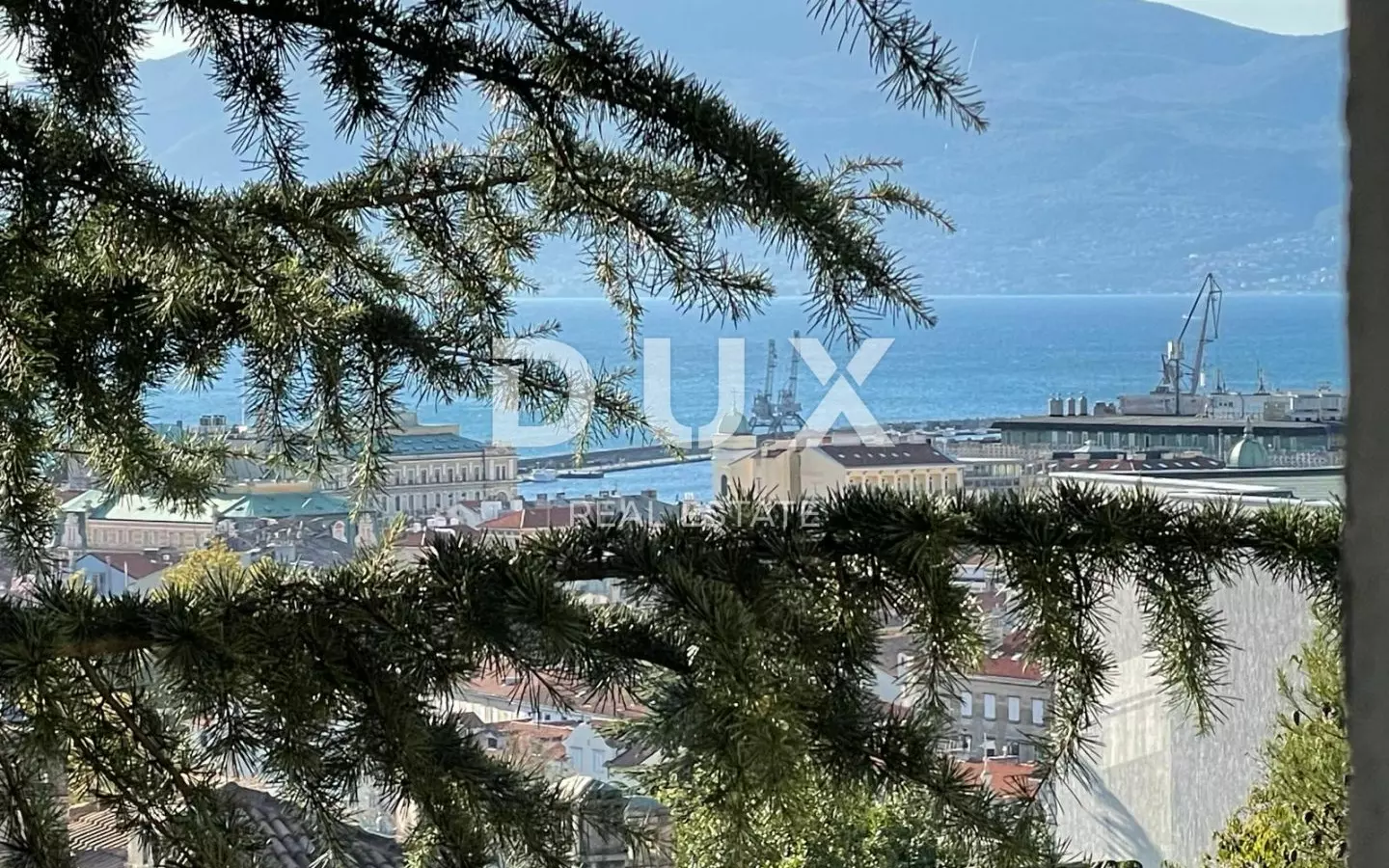 3-bedroom Apartment In Bulevard, Croatia (172 M²)