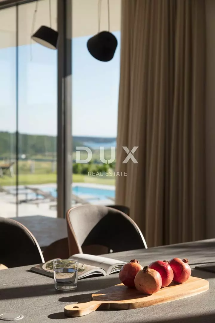4-bedroom Villa In Novigrad, Croatia (258 M²)