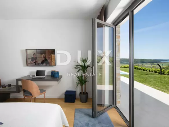 4-bedroom Villa In Novigrad, Croatia (258 M²)