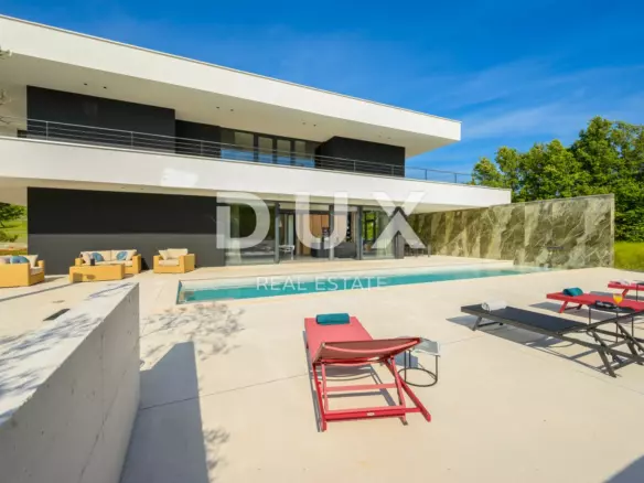 3-bedroom Villa In Grožnjan, Croatia (300 M²)