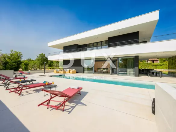 3-bedroom Villa In Grožnjan, Croatia (300 M²)