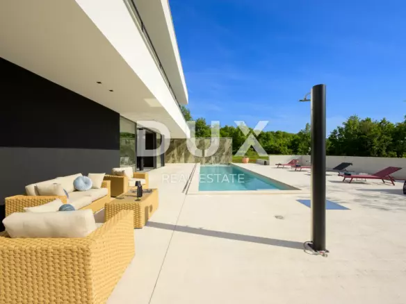 3-bedroom Villa In Grožnjan, Croatia (300 M²)