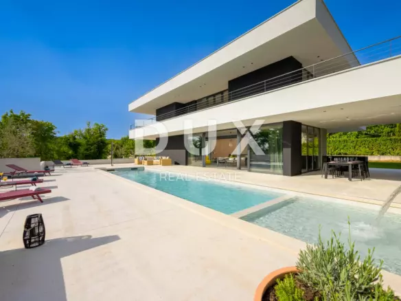 3-bedroom Villa In Grožnjan, Croatia (300 M²)