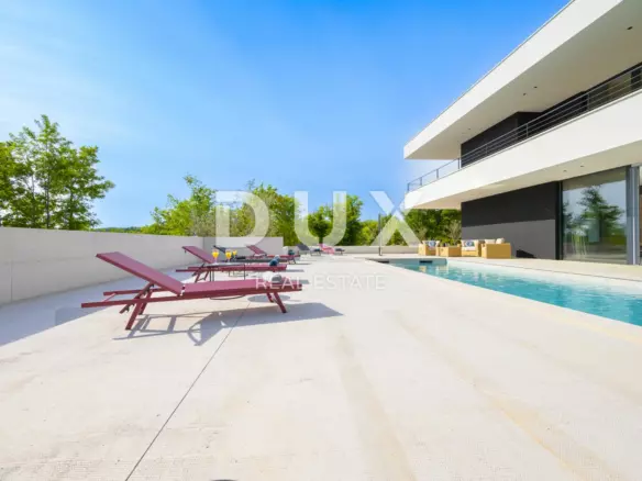 3-bedroom Villa In Grožnjan, Croatia (300 M²)