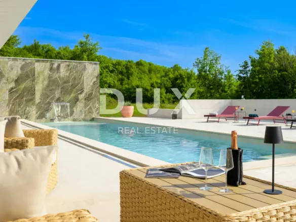 3-bedroom Villa In Grožnjan, Croatia (300 M²)