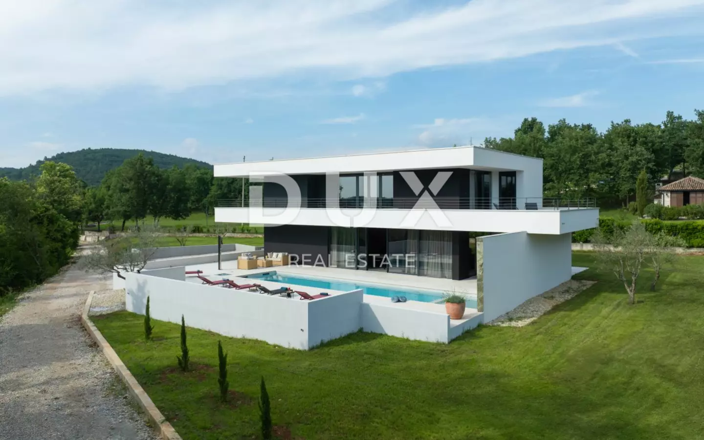 3-bedroom Villa In Grožnjan, Croatia (300 M²)