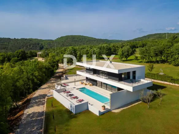3-bedroom Villa In Grožnjan, Croatia (300 M²)