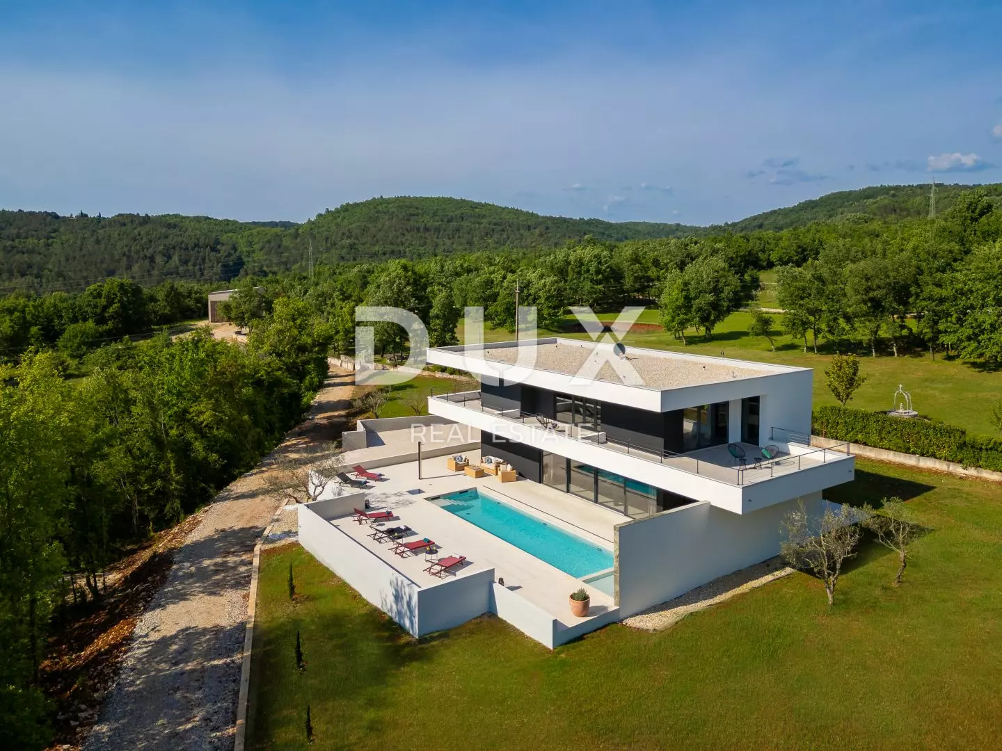 3-bedroom Villa In Grožnjan, Croatia (300 M²)