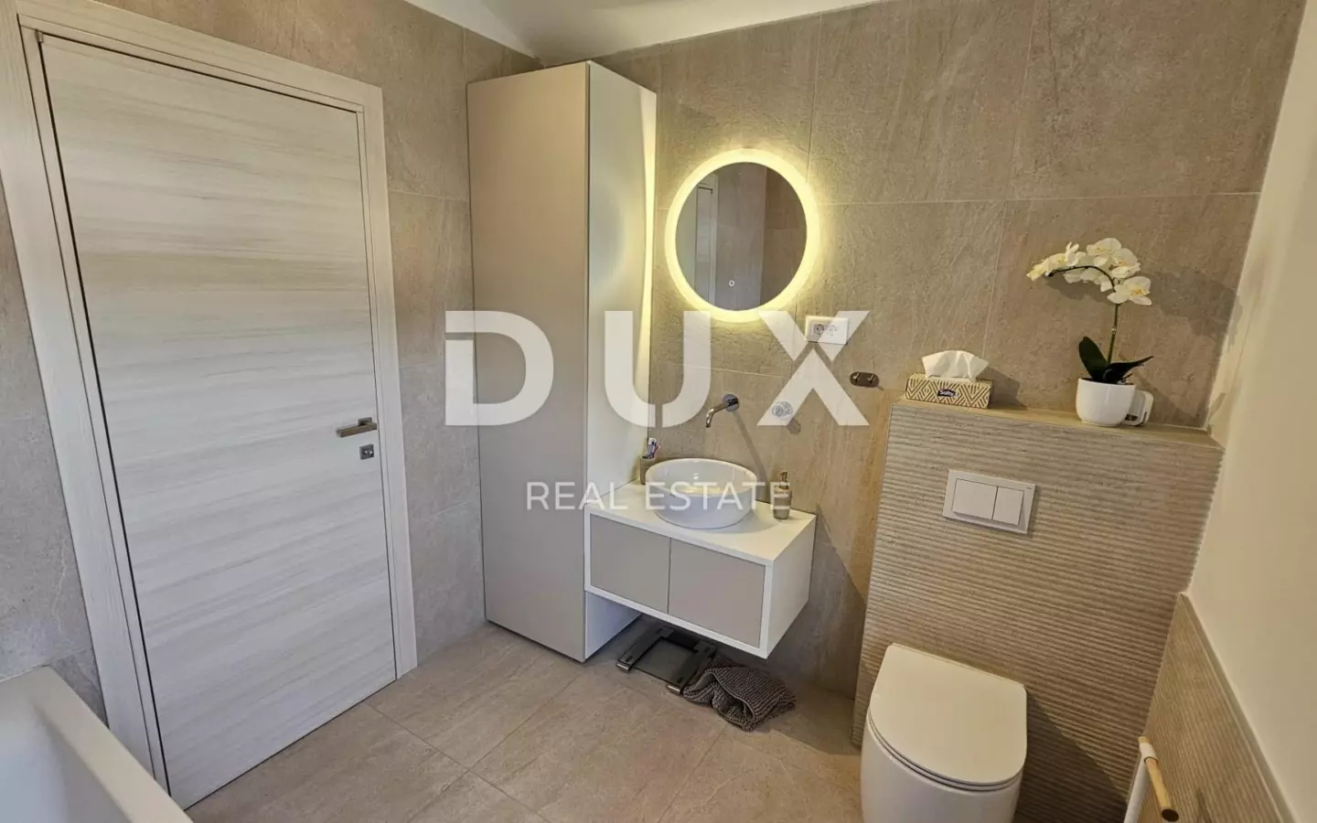 3-bedroom Apartment In Bulevard, Croatia (112 M²)