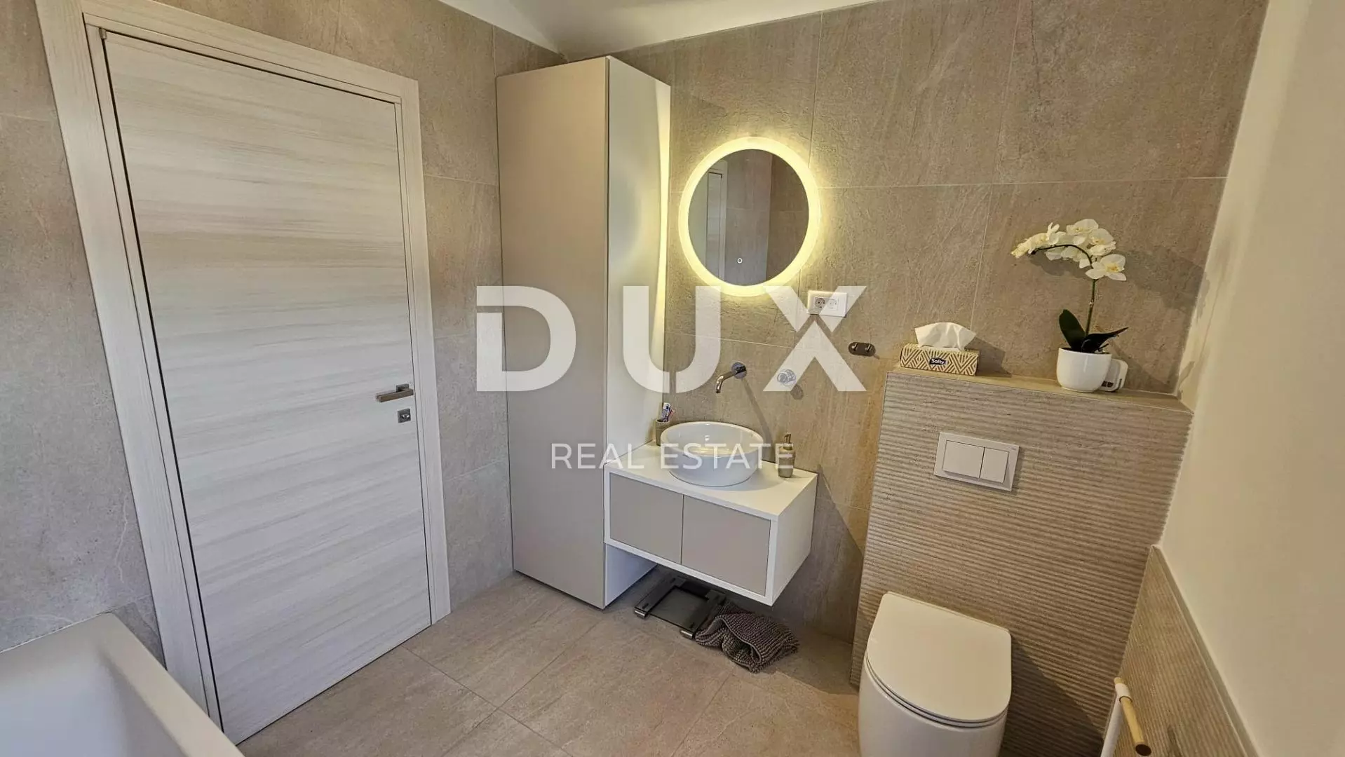 3-bedroom Apartment In Bulevard, Croatia (112 M²)