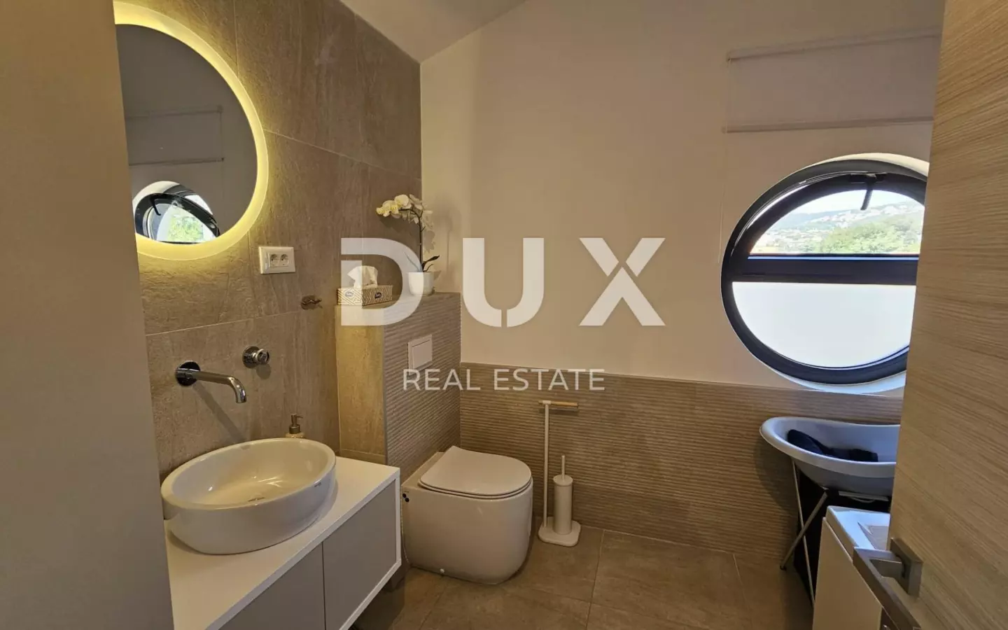 3-bedroom Apartment In Bulevard, Croatia (112 M²)