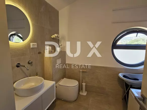 3-bedroom Apartment In Bulevard, Croatia (112 M²)