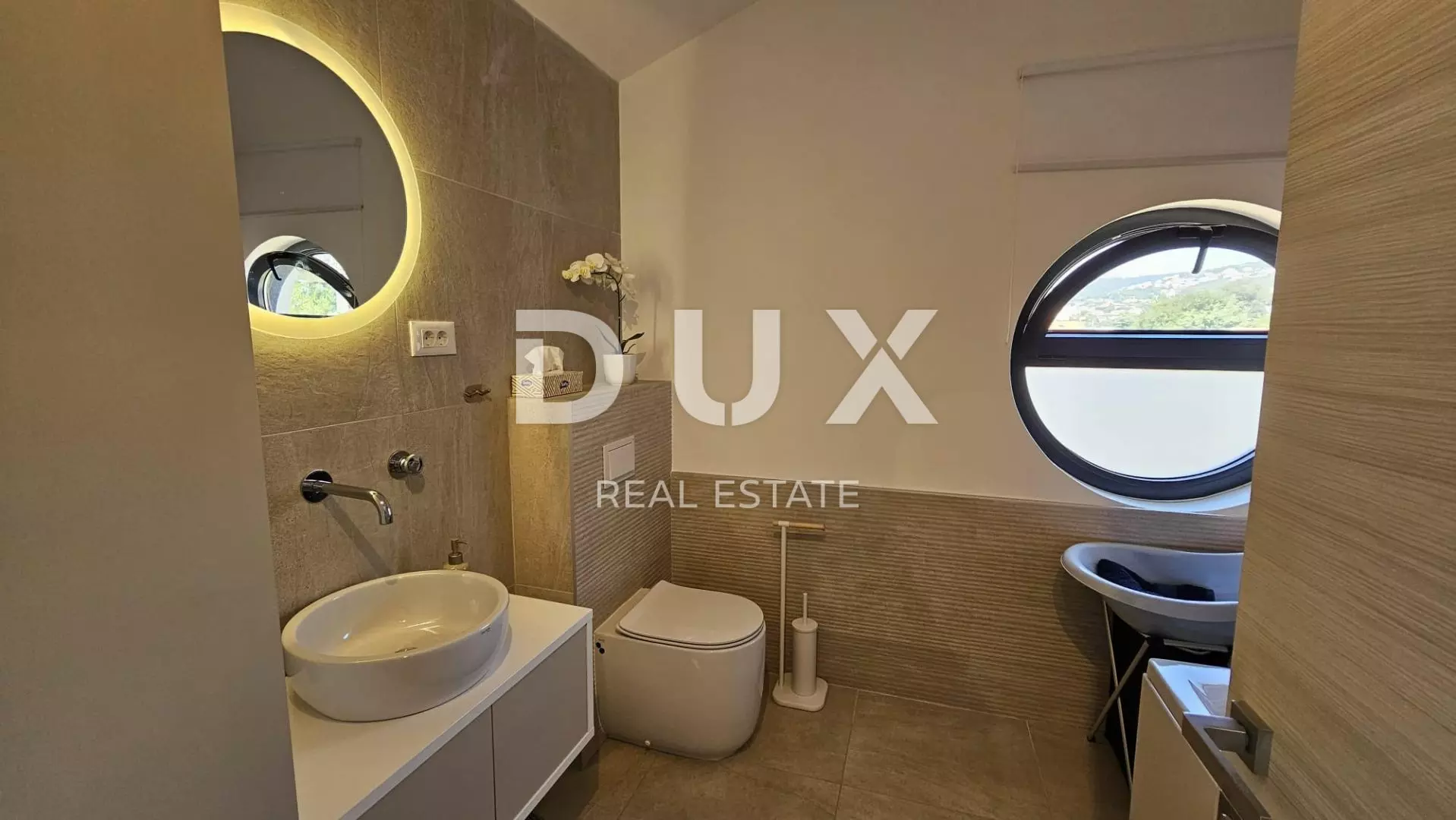 3-bedroom Apartment In Bulevard, Croatia (112 M²)