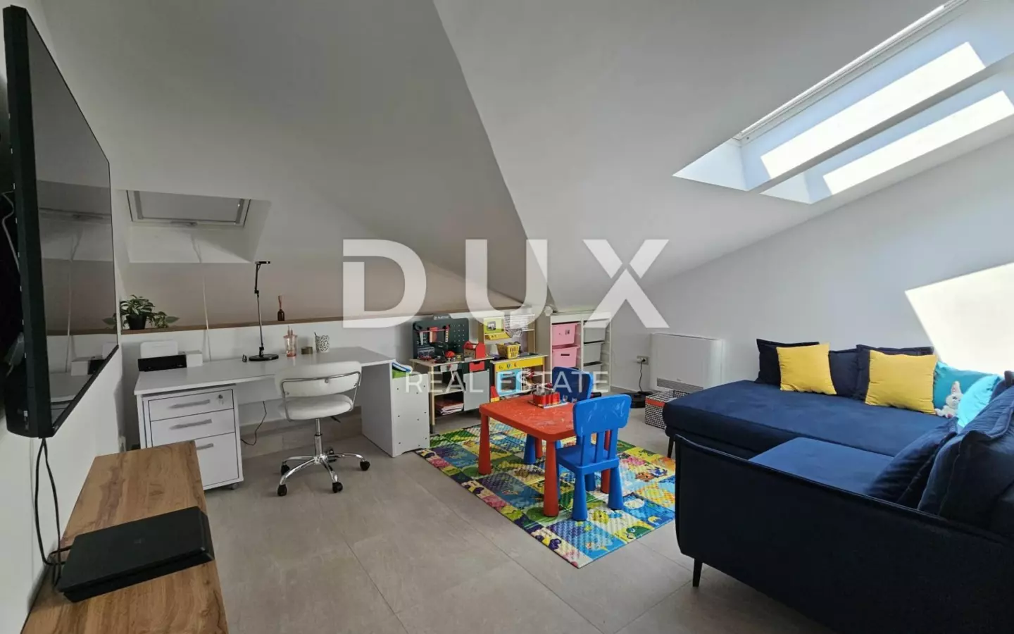 3-bedroom Apartment In Bulevard, Croatia (112 M²)