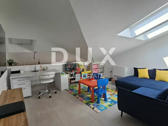 3-bedroom Apartment In Bulevard, Croatia (112 M²)