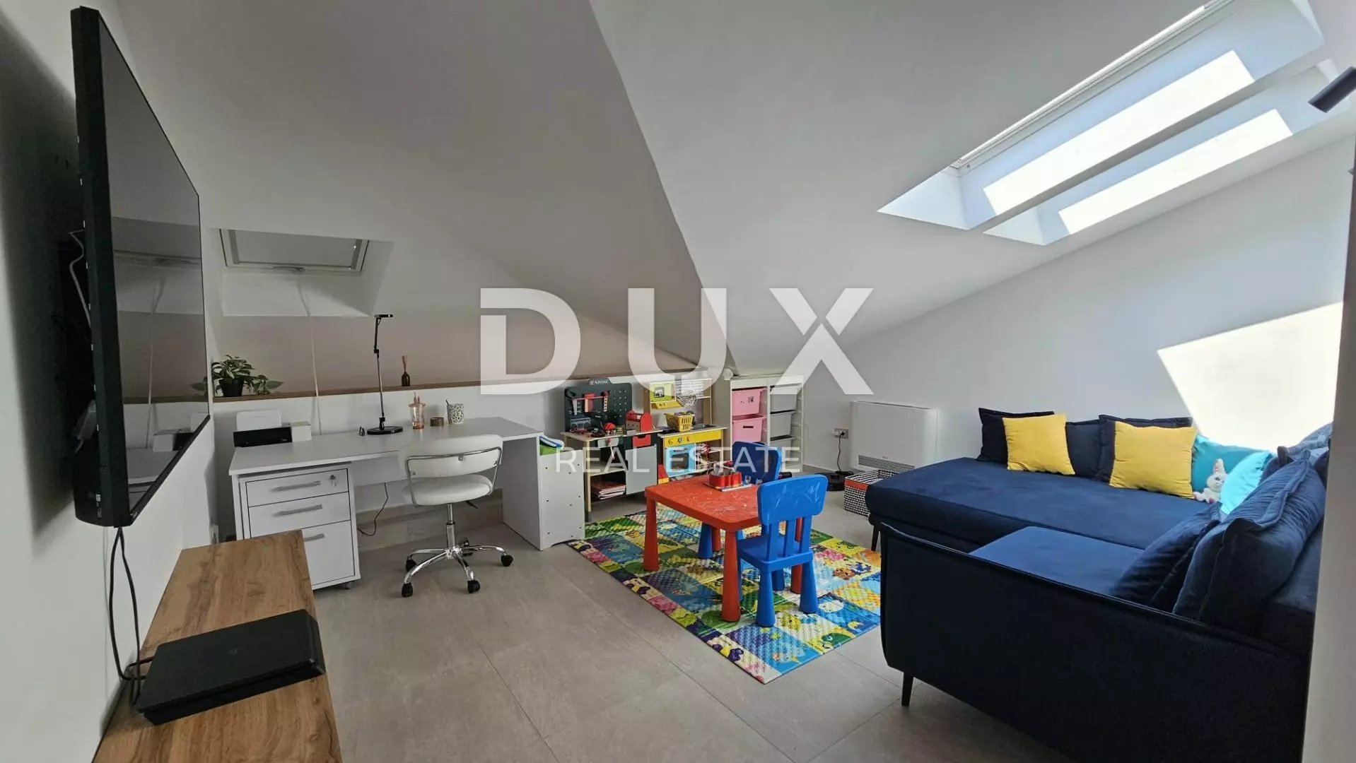 3-bedroom Apartment In Bulevard, Croatia (112 M²)