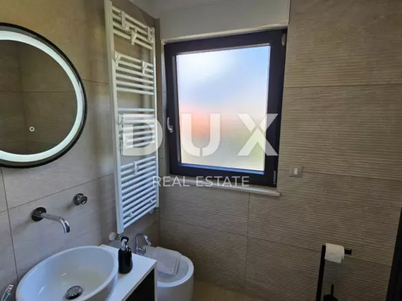 3-bedroom Apartment In Bulevard, Croatia (112 M²)