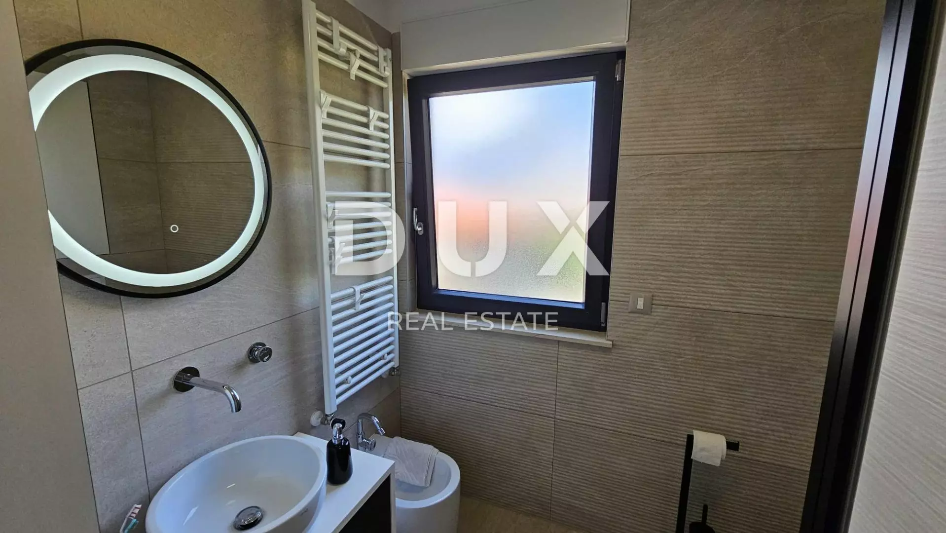 3-bedroom Apartment In Bulevard, Croatia (112 M²)
