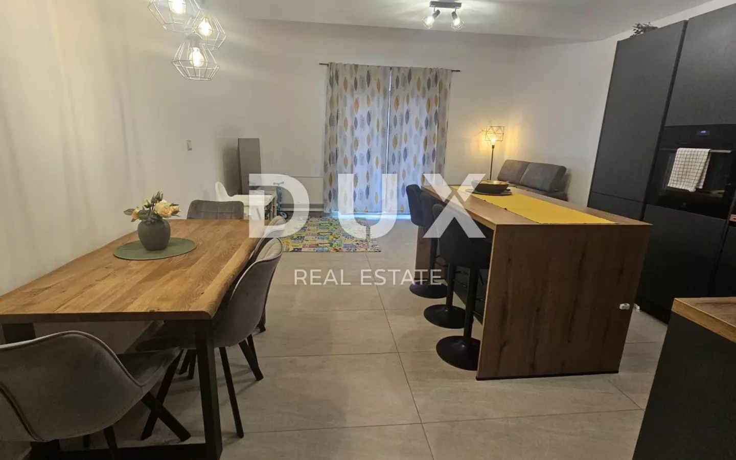 3-bedroom Apartment In Bulevard, Croatia (112 M²)