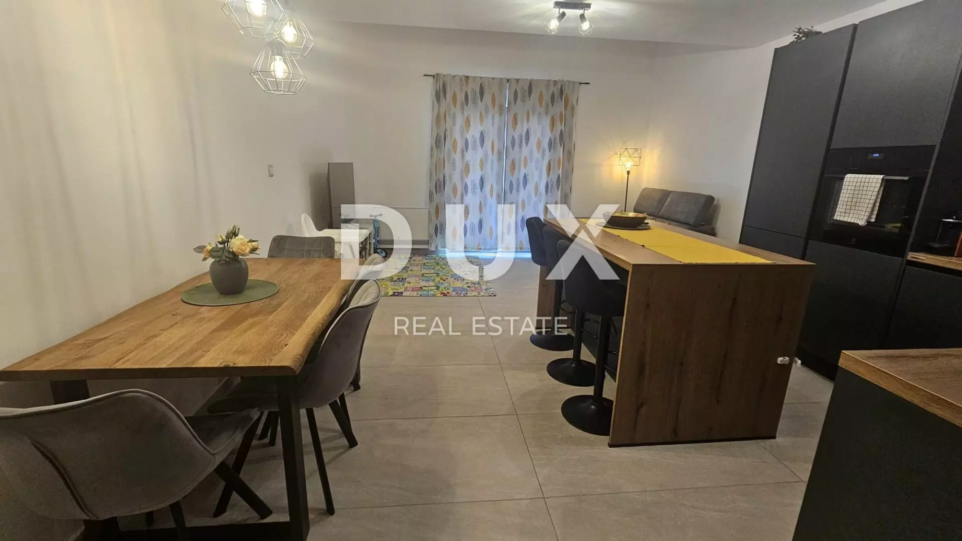 3-bedroom Apartment In Bulevard, Croatia (112 M²)