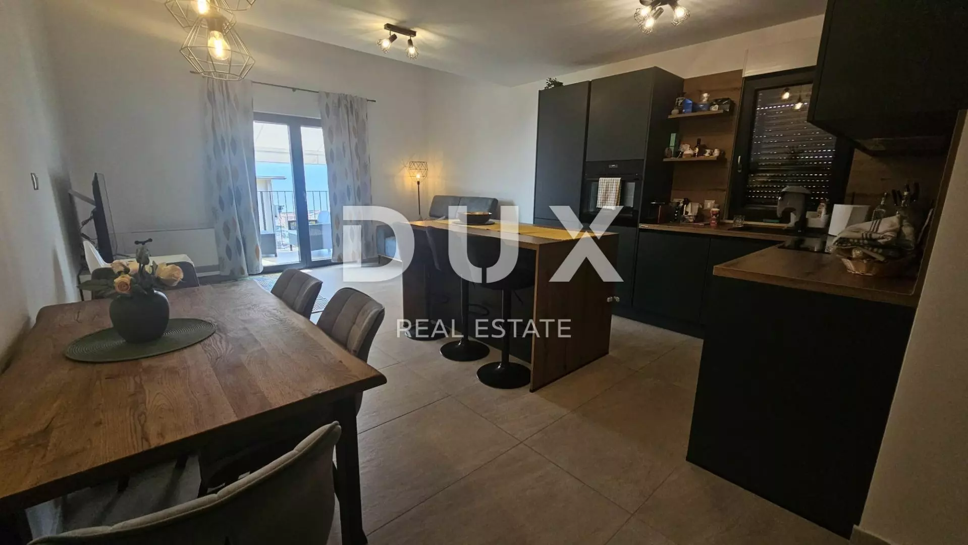 3-bedroom Apartment In Bulevard, Croatia (112 M²)