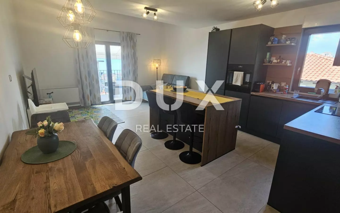 3-bedroom Apartment In Bulevard, Croatia (112 M²)