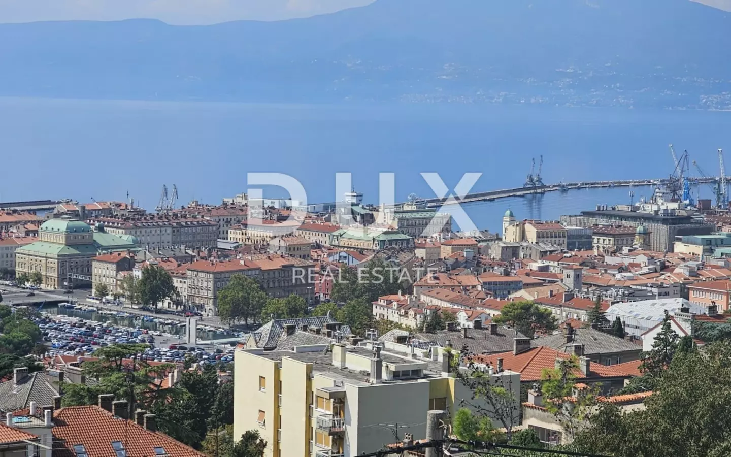 3-bedroom Apartment In Bulevard, Croatia (112 M²)