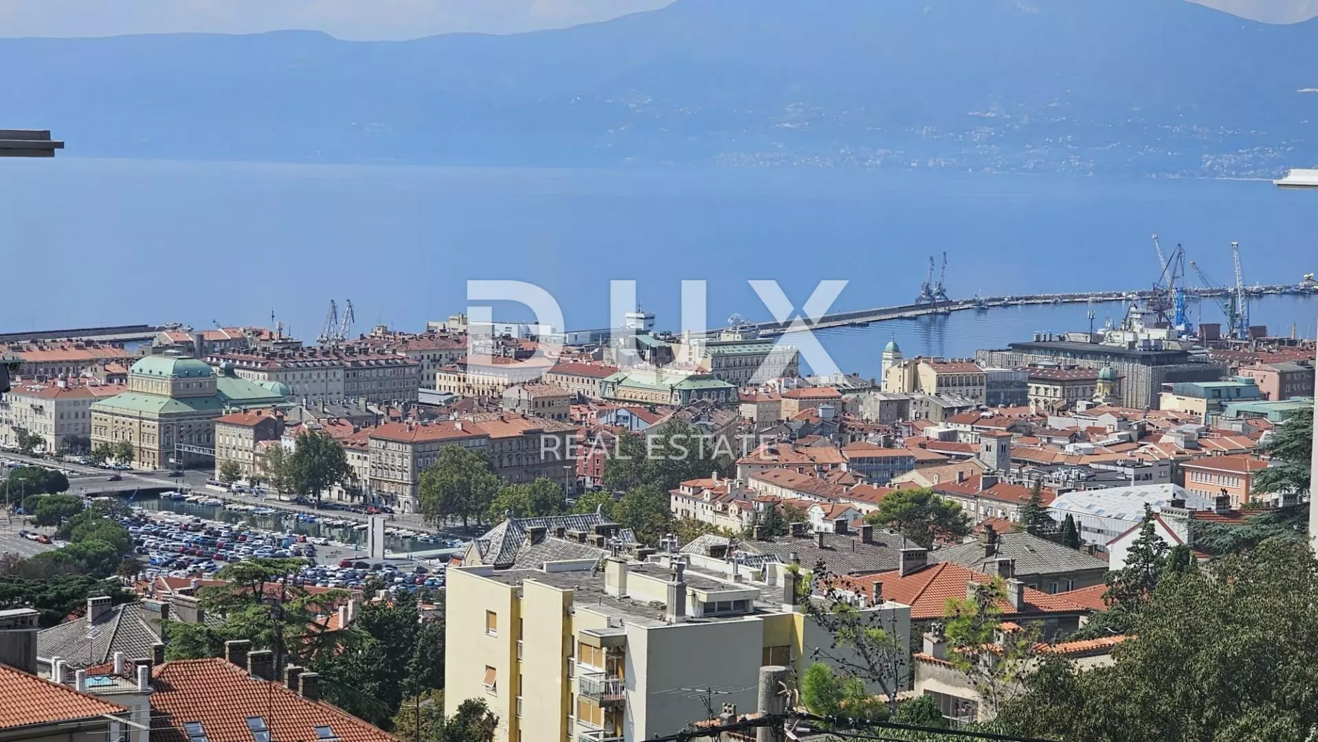 3-bedroom Apartment In Bulevard, Croatia (112 M²)