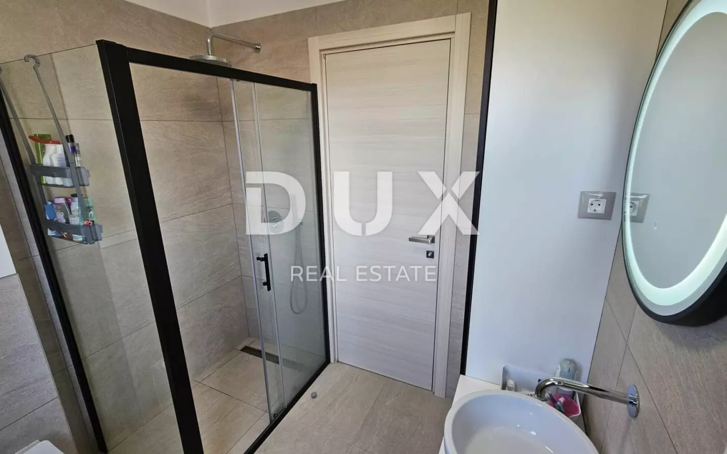 3-bedroom Apartment In Bulevard, Croatia (112 M²)