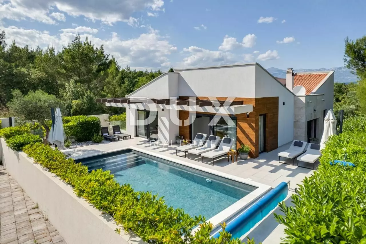 3-bedroom Villa In Pridraga, Croatia (172 M²)