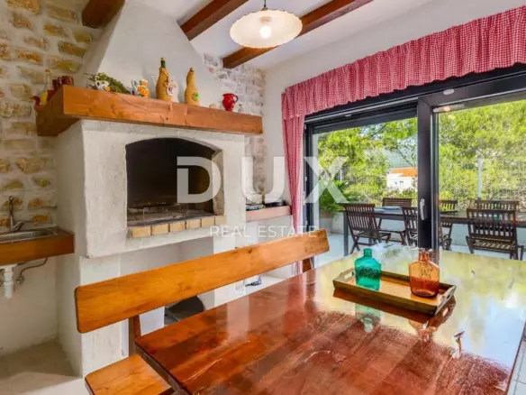 3-bedroom Villa In Pridraga, Croatia (172 M²)