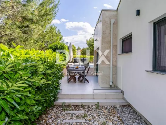 3-bedroom Villa In Pridraga, Croatia (172 M²)