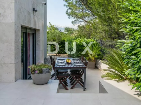 3-bedroom Villa In Pridraga, Croatia (172 M²)