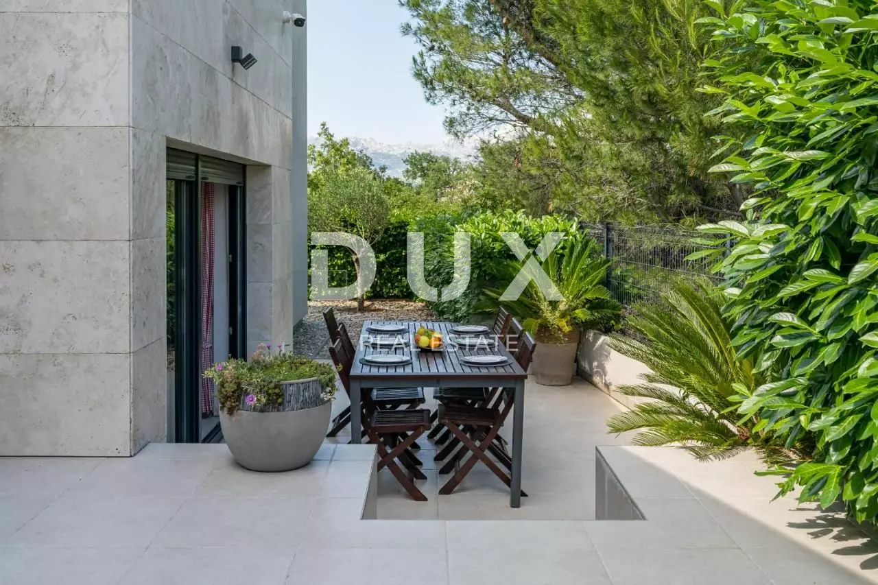 3-bedroom Villa In Pridraga, Croatia (172 M²)