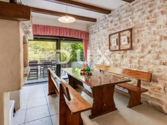 3-bedroom Villa In Pridraga, Croatia (172 M²)
