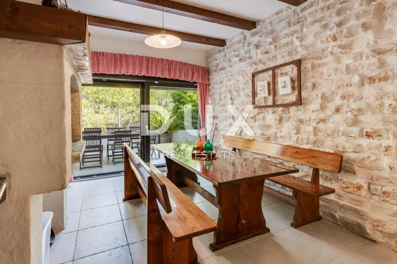 3-bedroom Villa In Pridraga, Croatia (172 M²)