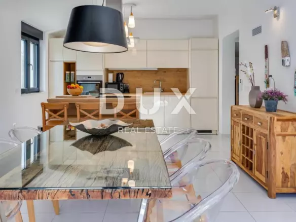 3-bedroom Villa In Pridraga, Croatia (172 M²)