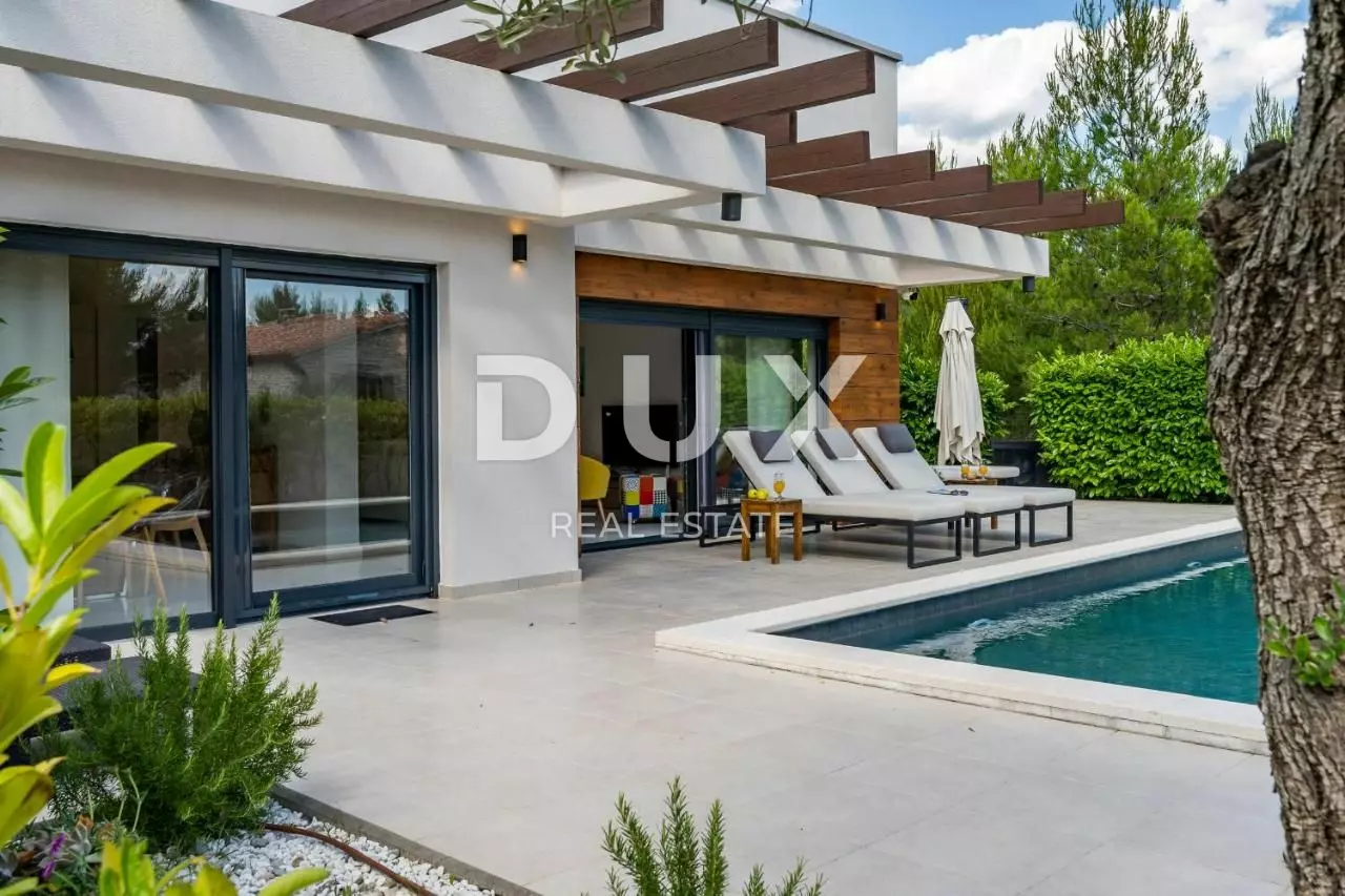 3-bedroom Villa In Pridraga, Croatia (172 M²)