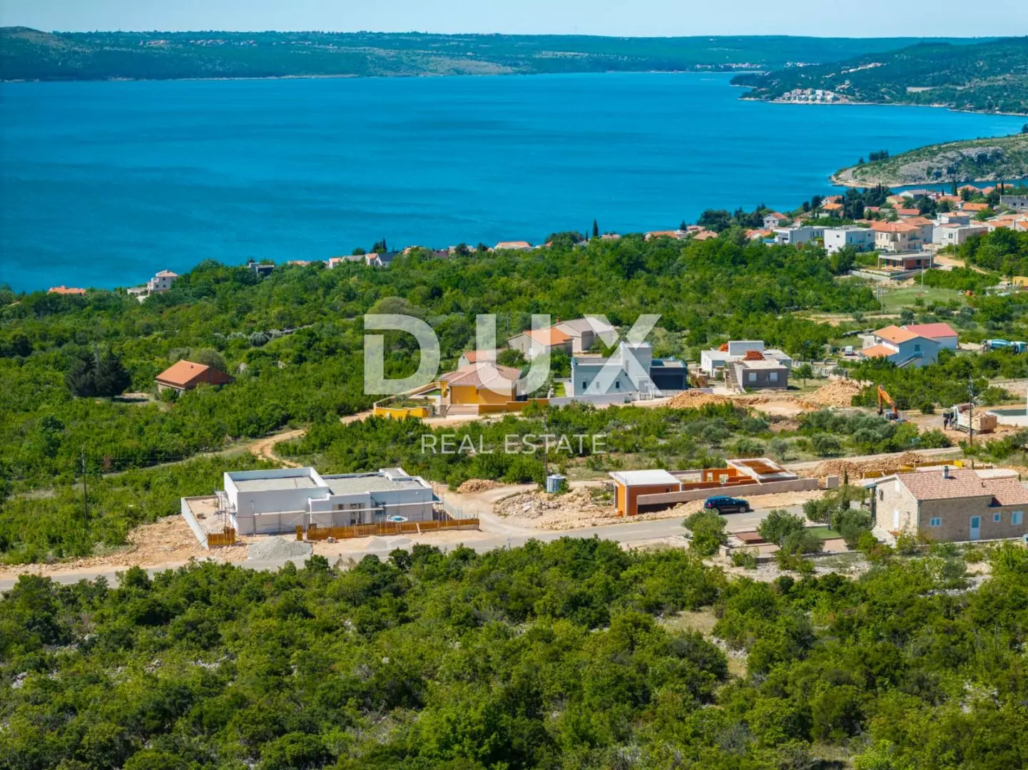 Land In Maslenica, Croatia (679 M²)